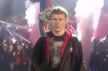 4 листопада 2015 року, 21:35 Переглядів:   Повєткін захистив титул WBC Silver