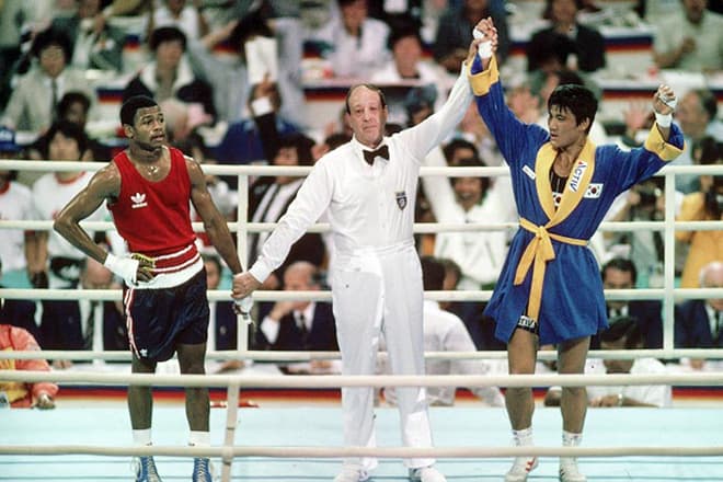 Всі були впевнені, що золото дістанеться Джонсу, проте в фіналі судді віддали медаль Паку Сіхуну