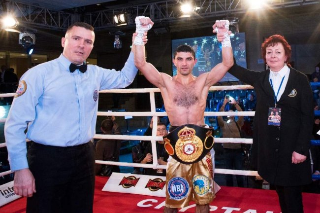Далакян приєднався до компанії Олександра Усика і Василя Ломаченка і став третім чинним українським чемпіоном світу в професійному боксі