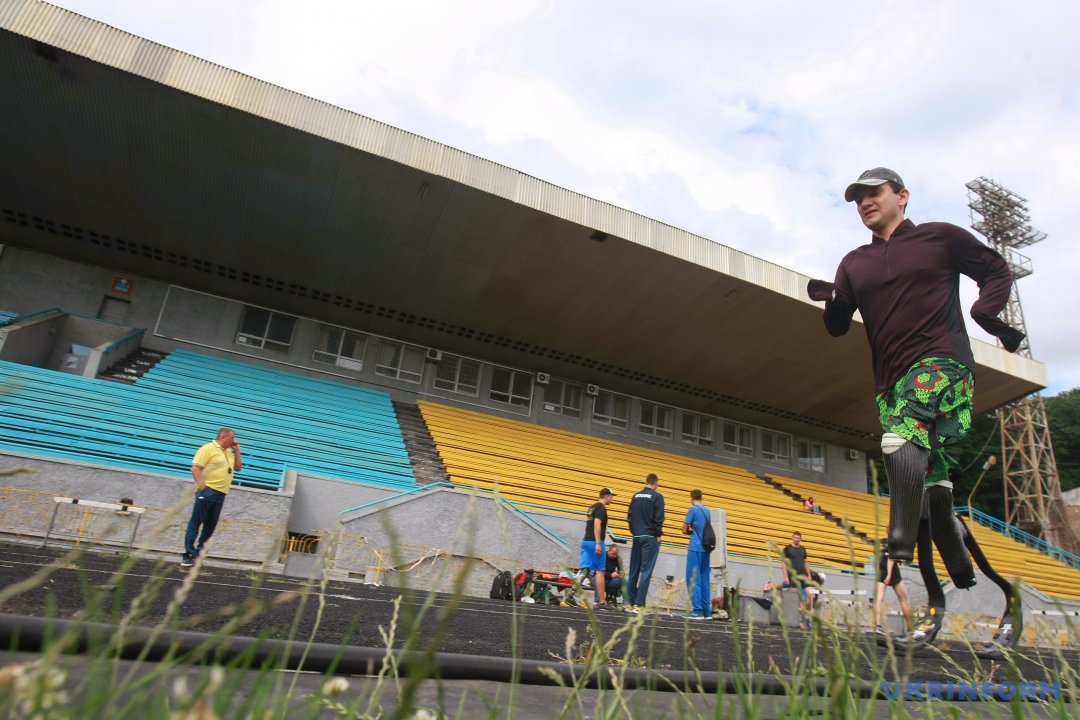 Українська збірна тренується на трьох локаціях, зокрема в басейні ЦСК ЗСУ, на стадіоні Спартак і базі ЦСК ЗСУ на Трухановому острові