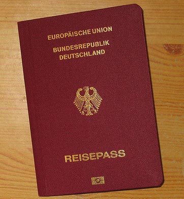 Ця європейська країна піклується про своїх жителів, тому не дивно, що багато хто мріє мати паспорт громадянина Німеччини