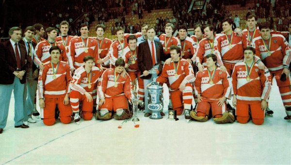 Тоді збірна Канади програла СРСР і це стало справжнім тріумфом для вітчизняних спортсменів