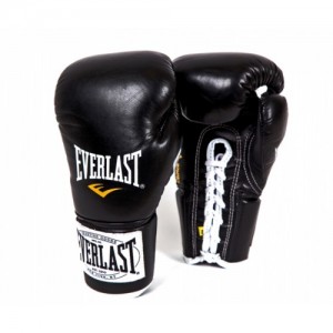 Третій вибір кращих боксерських рукавичок зупинився на американській компанії Everlast - лідера у виробництві якісної екіпіровки для боксу з 1910 року