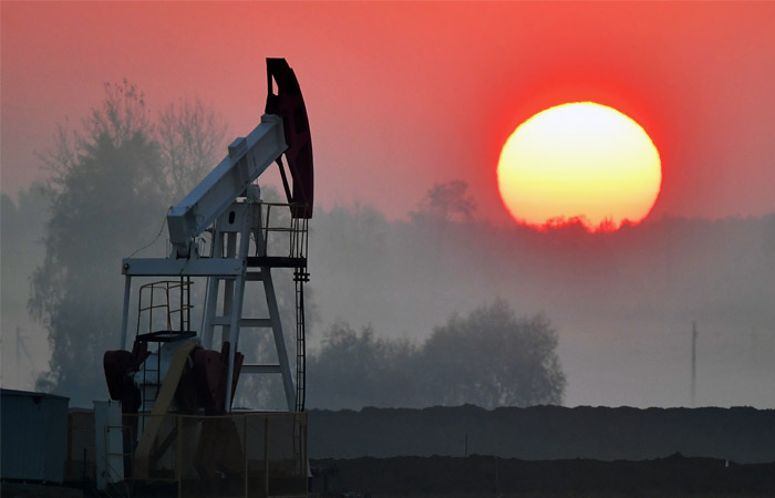 Раніше ціни на нафту впали більш ніж на 40% з рівня жовтня   Фото: ТАСС, Віктор Драчев   Москва