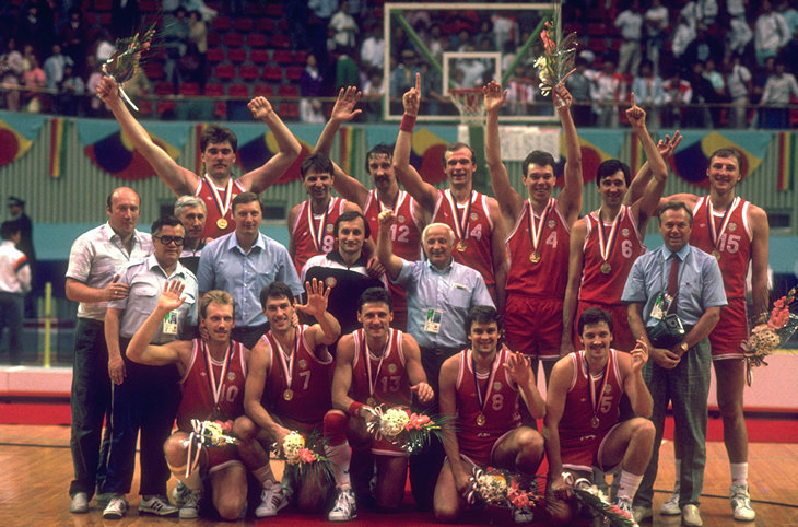 Той баскетбольний олімпійський турнір 30 років тому просто взяв, і змусив переглянути і правила, і ставлення до баскетболу, в тому числі і до спорту в цілому