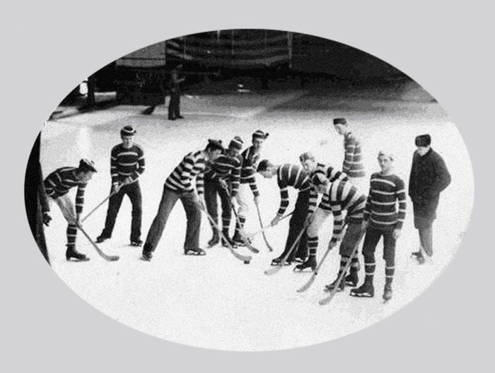 Вперше на льоду поставили хокейні ворота