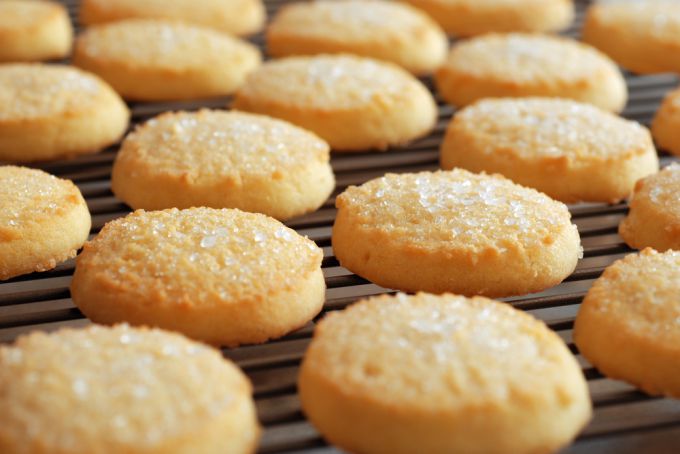 У цій статті ми розглянемо калорійність печива різного виду, а заодно розберемося, який випічкою можна себе побалувати, не побоюючись за стрункість